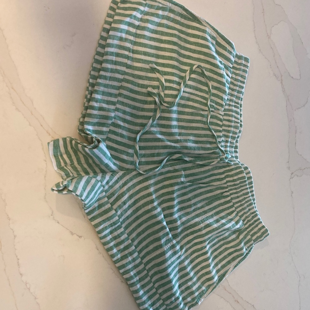 Universal Thread NWOT SHORTS